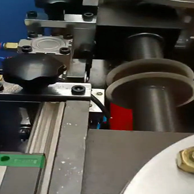 Thermal break assembly machine knurling machine with strip feeder device both side profile shelf 2